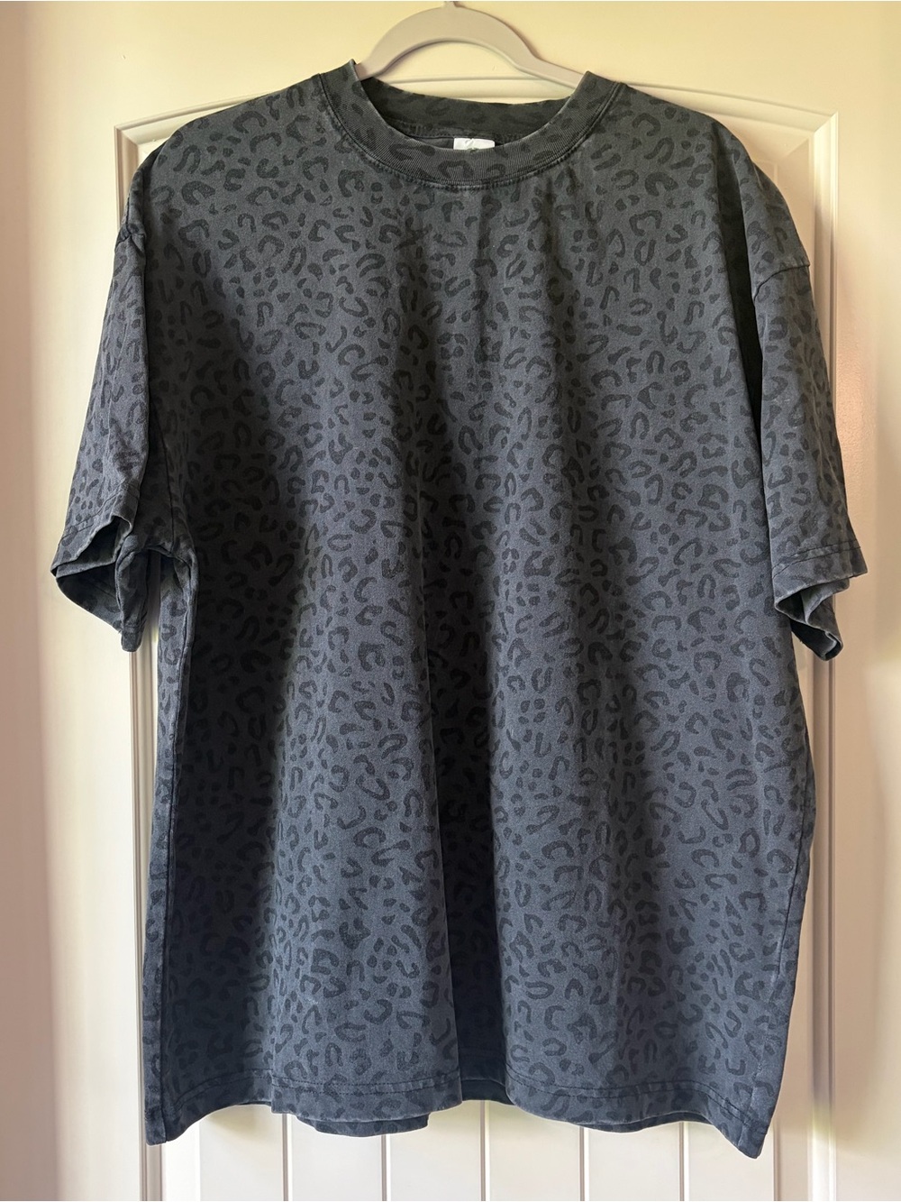 NWOT Men’s Acid Wash Charcoal Leopard Print Boxy T Shirt